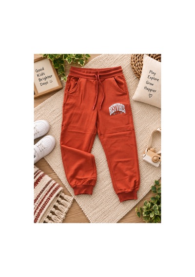 Uğur Bebe Erkek Çocuk Eşofman Takımı Rahat Ve Konforlu 2 İplik Sweat Yumuşacık Traşlı Kumaş Cepli, Bağcıklı Jogger Model Gri+ Kiremit Renk Gri Turuncu Gri Turuncu Uğur Bebe Erkek Çocuk Eşofman Takımı Rahat Ve Konforlu 2 İplik Sweat Yumuşacık Traşlı Kumaş Cepli, Bağcıklı Jogger Model Gri+ Kiremit Renk Gri Turuncu Gri Turuncu