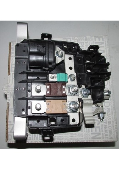 Renault Master 3 Akü Kutup Başı Sigorta Tablası 8200778373 - Rena