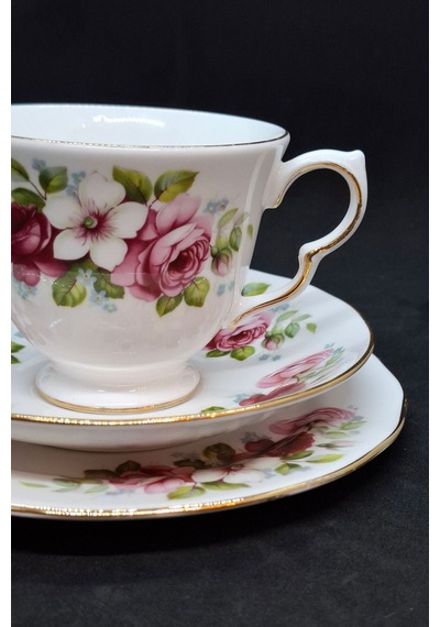 Bone China Vintage Çay Fincanı 3 Parça 200 Ml Kırmızı - Beyaz