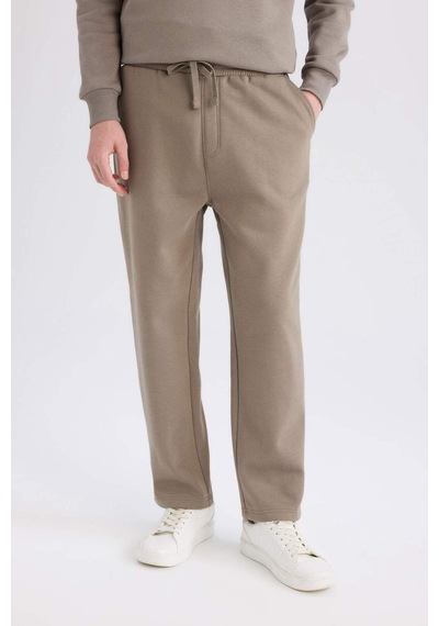 DeFacto Regular Fit Eşofman Altı İçi Polarlı Basic Düz Cepli Beli Bağcıklı Düz Paça D7836AX25SPKH510 DeFacto Regular Fit Eşofman Altı İçi Polarlı Basic Düz Cepli Beli Bağcıklı Düz Paça D7836AX25SPKH510