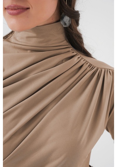 Hiccup Bdart Drape Detaylı Vücuda Oturan Dik Yaka Bluz Bej Doğal