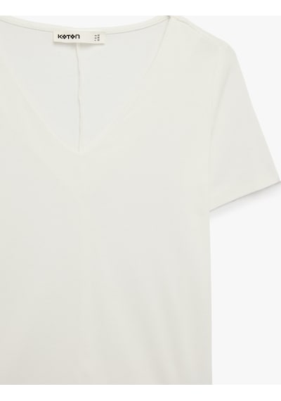 Koton Pamuklu Slim Fit Kısa Kollu V Yaka Tişört Ekru 6sak50425ek
