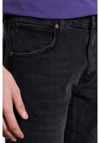 Wrangler Larston Slim Tapered Dar Kesim Düşük Bel Erkek Siyah Esnek Jean Denim Kot Pantolon W18S8912V Siyah