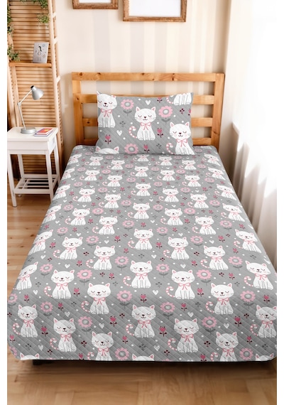 Evimde Bambaşka Kedi Gri Kız Çocuk Pike Takımı - Çiçekli Pembe Bebek Odası Mevsimlik Yatak Örtüsü - 160x220 CM Evimde Bambaşka Kedi Gri Kız Çocuk Pike Takımı - Çiçekli Pembe Bebek Odası Mevsimlik Yatak Örtüsü - 160x220 CM