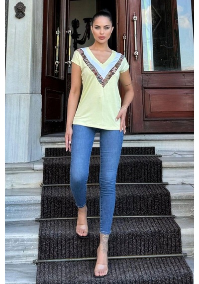 Kadın Sarı V Yaka, Kısa Kol, Color Block Detaylı, Terletmez Dokulu Kumaş, Salaş Bluz, Tshirt Sari