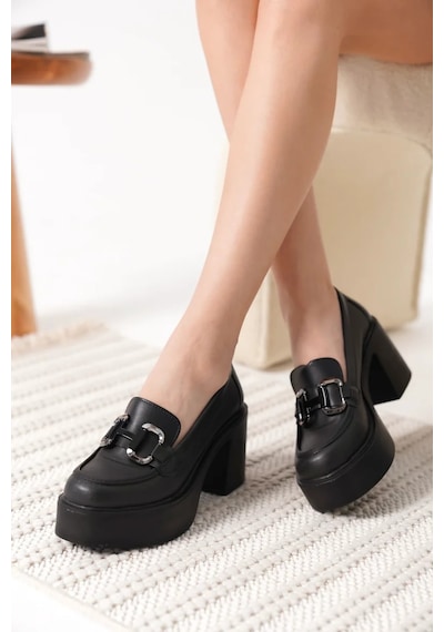 Trendella Siyah Gümüş Tokalı Kadın Loafer Tr17ms03d Beyaz