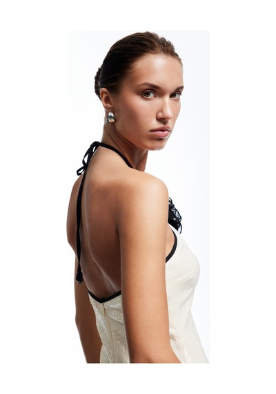 Koton Mini Bağlamalı Yaka Gül Detaylı Bodycon Payetli Elbise Kırık Beyaz 5sak80004fw Ekru