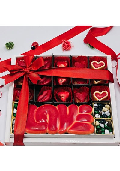Nin Chocolate Sevgililer Günü Love Figür Çikolatalı Delux Spesiyal 16'lı + Love Figür Çikolata