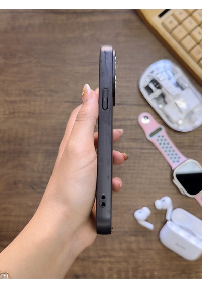 Apple iPhone 14 Pro Max Uyumlu Premium Deri Dokulu Darbelere Karşı Dayanıklı Nazal Silikon Kılıf Siyah