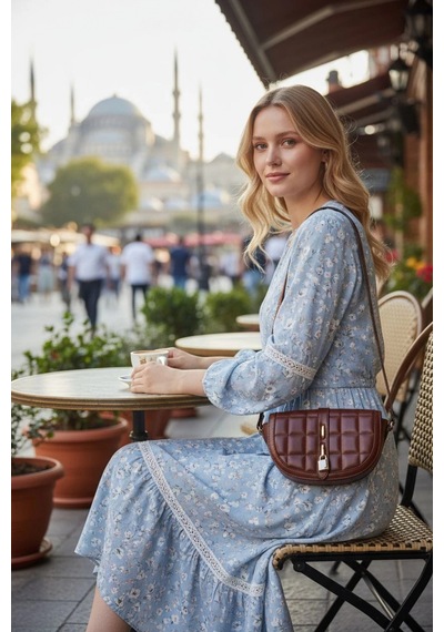 Glemix Stella Bordo Kilit Aksesuarlı Kapitone Desenli Çapraz Askılı Trend Kadın Omuz Çantası Bordo Kapitone
