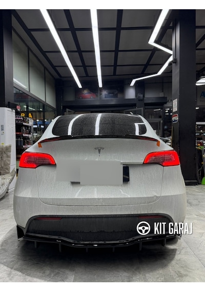 Tesla Model Y Spoiler Plastik Parlak Siyah Boyalı