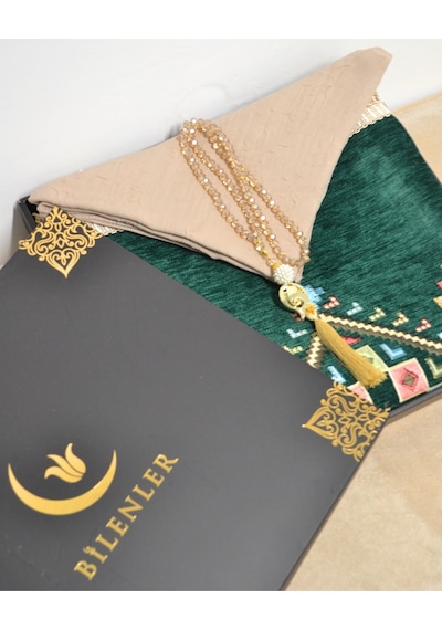 Çeyizlik Hediyelik Seccade Eşarp Tesbih Set Kilim Desenli Kadife Astarlı Seccade, Eşarp, Kristal Tesbih Özel Kutulu Lüks Hediye Seti Yeşil