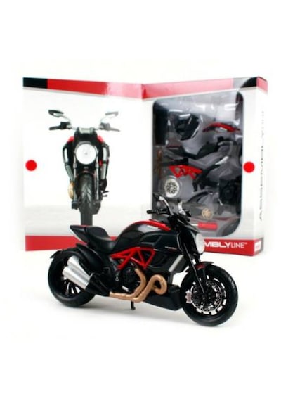 Ducati Diavel Carbon 1 12 Model Motosiklet Yap Boz Birleştir