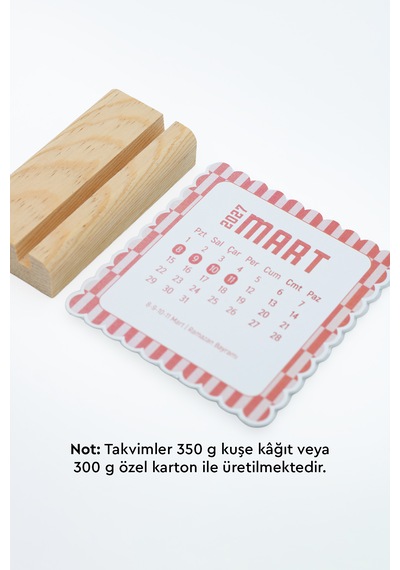 Ahşap Standlı Dalgalı Kesim Kırmızı Dama Tasarımlı 2027 Masaüstü Takvimi 8,5x9,5 Cm - Estetik Yeni Yıl Hediyesi Çok Renkli