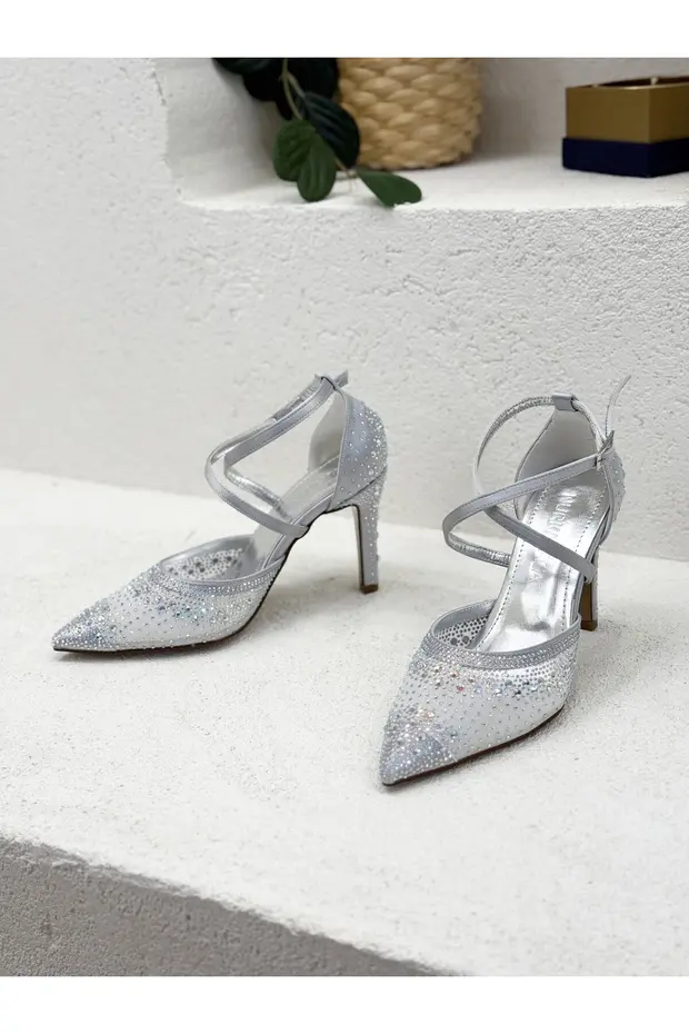 Stillo 420 Kadın Taşlı Tül Detay Bilekten Bağlı İnce Topuklu Yarım Açık Abiye Stiletto Gümüş Stillo 420 Kadın Taşlı Tül Detay Bilekten Bağlı İnce Topuklu Yarım Açık Abiye Stiletto Gümüş