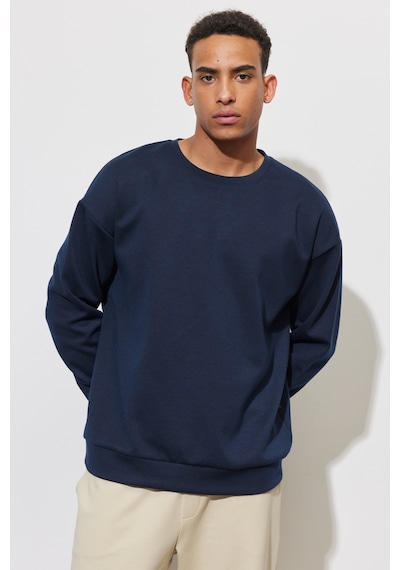 AC&Co / Altınyıldız Classics Erkek Lacivert Oversize Fit Bol Kesim Bisiklet Yaka Düz Sweatshirt 4A5221200005LACL Lacivert AC&Co / Altınyıldız Classics Erkek Lacivert Oversize Fit Bol Kesim Bisiklet Yaka Düz Sweatshirt 4A5221200005LACL Lacivert