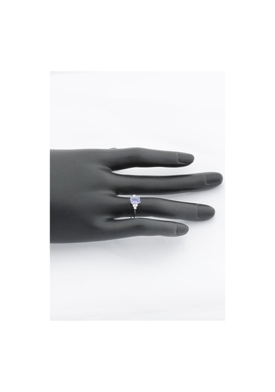Pırlanta Tektaş Tanzanite Yüzük Beyaz