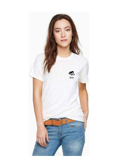 Oğlak Burcu Baskılı Beyaz Kadın Tshirt