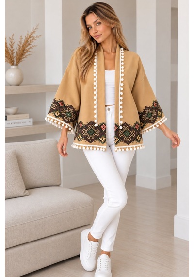 Lima Camel Kadın Etnik Desenli Kimono Ceket Ponpon Detaylı Salaş Kesim Bohem Mevsimlik Ceket Lima Camel Kadın Etnik Desenli Kimono Ceket Ponpon Detaylı Salaş Kesim Bohem Mevsimlik Ceket