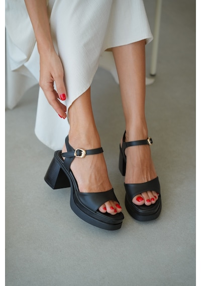 Selin Shoes Loreva Kalın Ve Yüksek Topuk Ayarlanabilir Bilek Toka Detay Kadın Sandalet- Siyah Deri