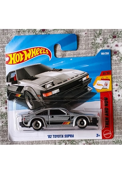 Hot Wheels 82 Toyota Supra J Case 2026 Bej - Gri