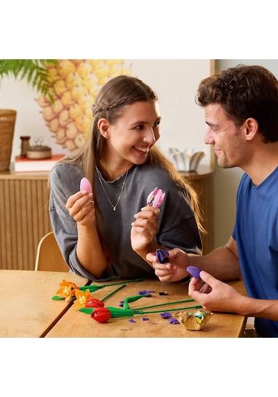 LEGO® Botanicals Lale Buketi 11501 - Yetiskinler için 5 Çesit Lale Içeren Yaratici Dekoratif Model Yapim Seti (576 Parça)