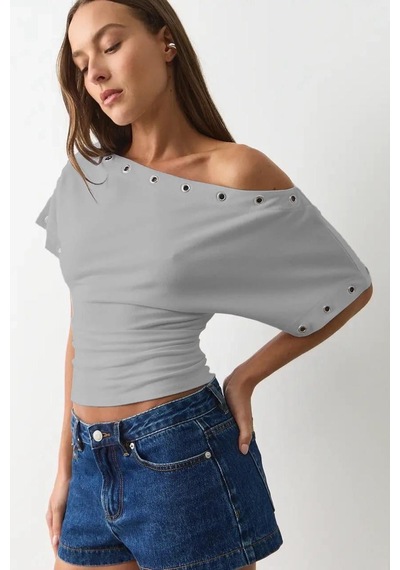Madmext Boyalı Gri Off Shoulder Metal Detaylı Kadın Bluz Mg2671