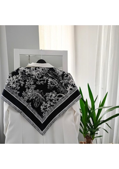 Lente Aksesuar Kadın Premium Desenli Boyun Çanta Ve Saç Fuları 70x70 Cm Siyah Beyaz Ağaç