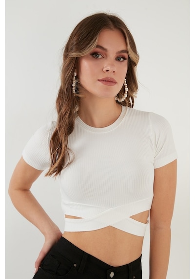 Lela Fitilli Bel Detaylı Kısa Kollu Dar Kesim Crop Bayan Bluz 5864211 Ekru