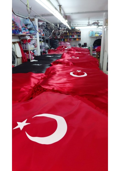 Trendmirend 29 Ekim Ve 23 Nisan İçin Parlak Kırmızı Saten Bagcıklı Ve Parmaklıklı