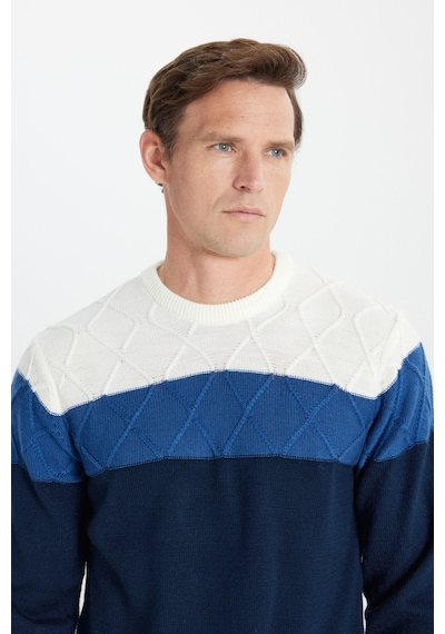 AC&Co / Altınyıldız Classics Erkek Ekru-lacı Standart Fit Normal Kesim Bisiklet Yaka Colorblock Desenli Yünlü Triko Kazak Ekru - Lacivert AC&Co / Altınyıldız Classics Erkek Ekru-lacı Standart Fit Normal Kesim Bisiklet Yaka Colorblock Desenli Yünlü Triko Kazak Ekru - Lacivert