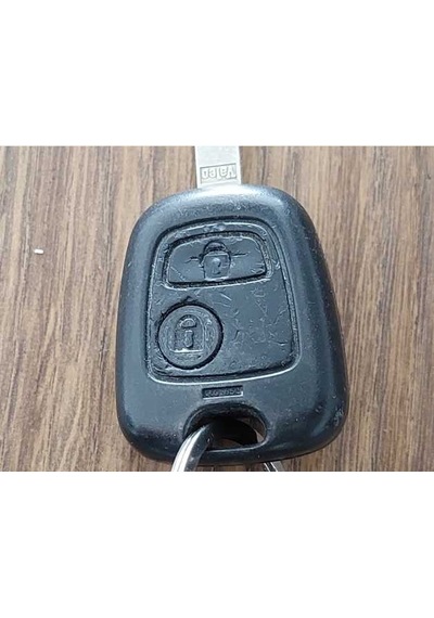 Peugeot 107 / Citroen C1 İçin Uzaktan Kilit Açma Düğmesi