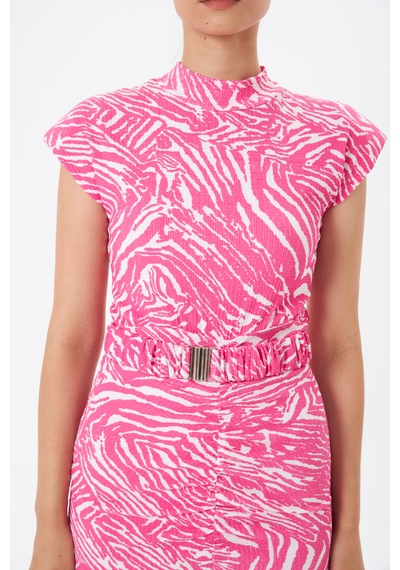 My Grs Zebra Desenli Dik Yaka Kemerli Yırtmaçlı Midi Elbise Açık Pembe