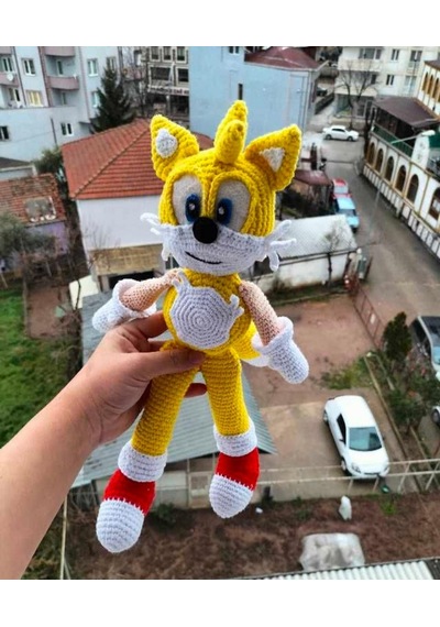 Amigurumi sevilen çizgi karakterler Sonic tails figürü