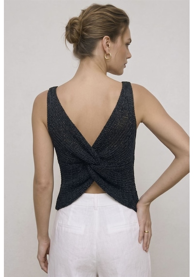 Neden Tekstil Twist Knot Detaylı Premium Kadın Triko Bluz V Yaka Örgü Dokulu Şık Crop Tasarım - Siyah