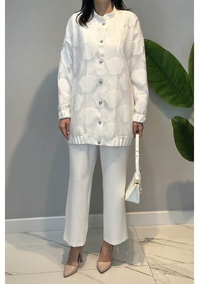 Lale Butik Organze Kumaş Üst Ceketi Taşlı Düğmeli Desenli Ceket Pantolonlu Takım 14396 Ekru Lale Butik Organze Kumaş Üst Ceketi Taşlı Düğmeli Desenli Ceket Pantolonlu Takım 14396 Ekru
