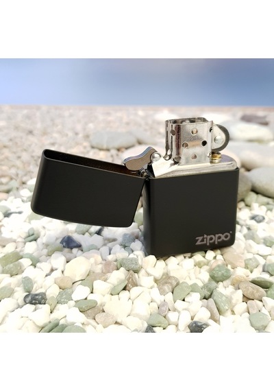 Zippo Çakmak Mat Siyah Zippo Logo 218-067277