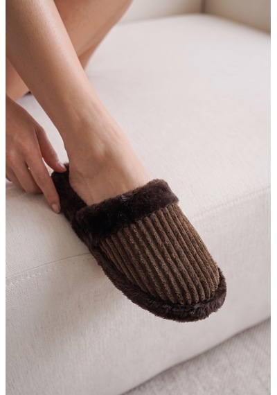 Stwenn Kadın Peluş Ev Terliği Fitilli Kadife Kapalı Burun Yumuşak İç Tabanlı Şık Kışlık Rahat Panduf Modeli Kahverengi Stwenn Kadın Peluş Ev Terliği Fitilli Kadife Kapalı Burun Yumuşak İç Tabanlı Şık Kışlık Rahat Panduf Modeli Kahverengi