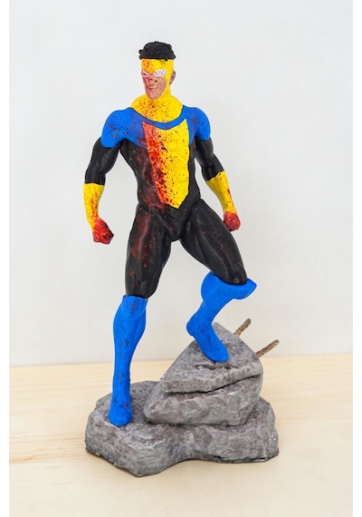 Invincible Mark Grayson Figür 20 Cm