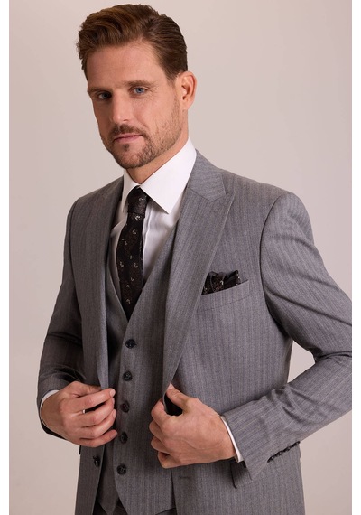 Erkek Açık Gri Slim Fit Sivri Yaka Yelekli Yün Takım Elbise