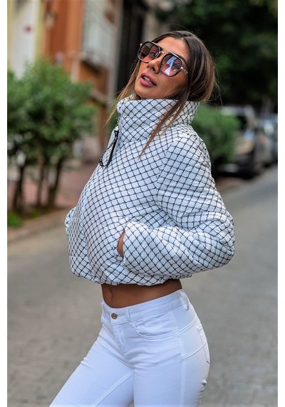 Veraura Lifestyle Beyaz Dik Yaka Desenli Kısa Şişme Mont