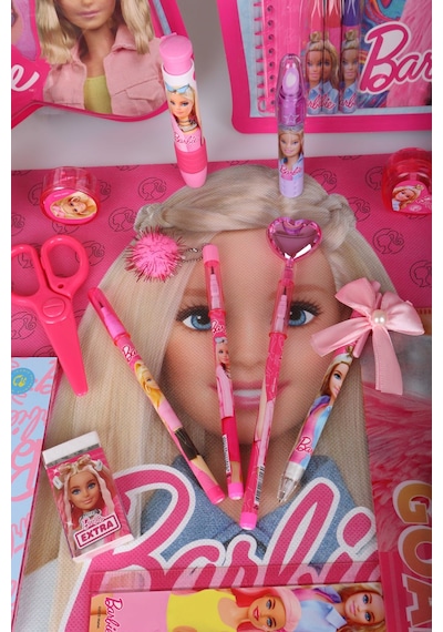X Dekomus Lisanslı Barbie 36 Parça Hobi & Kırtasiye Seti Cetvel,makas,geçmeli Kalem,boyama Seti Diğer