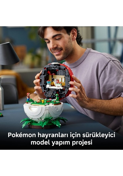LEGO® Pokémon™ İkonik Eğitmen Anları Poké Topu 72154 - Yetişkinler için Gerçekçi Detaylar İçeren Model Yapım Seti (2339 Parça)