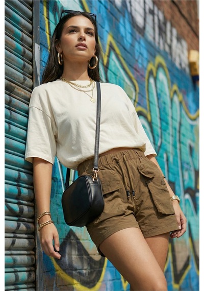 Fashion Cocktail Fonksiyonel Önden Çift Cepli Sokak Stili Belden Lastikli Yumuşak Dokulu Spor Bağlamalı Şort Haki Fashion Cocktail Fonksiyonel Önden Çift Cepli Sokak Stili Belden Lastikli Yumuşak Dokulu Spor Bağlamalı Şort Haki