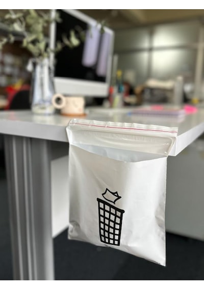 Çöp Torbası Kendinden Yapışkanlı, Sızdırmaz, İz Bırakmaz, Pratik, Çift Tarafı Aç-kapa Bantlı 15 Adet 25x25+5 Cm