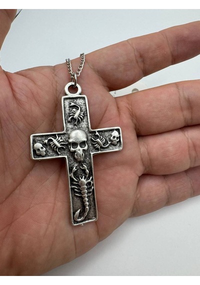 Kurukafa Figürlü Gotik Haç Tasarımlı Unisex Kolye 60 Cm Zincirli, Metal Alternatif Tarz Takı Çok renkli