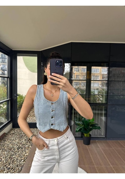 Maison Meda Mavi Denim Crop Yelek Işıltılı Dokunuşlarla Sezonun En Göz Alıcı Parçası Mavi