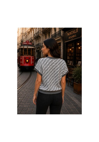 Hira Life Fashion Sfg Life Moda Kadın V Yaka Kare Desenli Şık Süveter Gri Gri