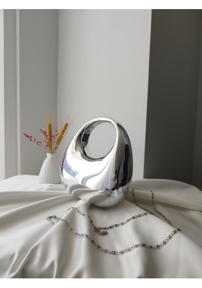 Vivazzaluxe Modern Tasarım Oval Tutmalı Küçük Boy Kadın Abiye El, Omuz Çanta Gümüş