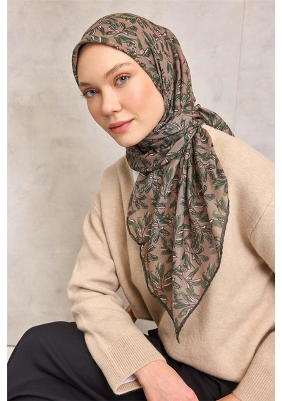 Silk Home Pamuk Polyester Soft Eşarp Sütlü Kahve Çiçek Desenli Kaymaz Dokulu 90x90 Çok Renkli